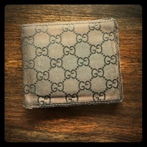 Vintage Gucci wallet
